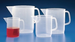 Measuring jugs with handle, PP