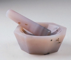 AGATE - MORTAR WITH PESTLE,OUTER DIAM. 7