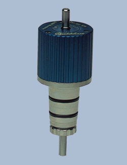 Magnetic stirrer couplings with ground joint